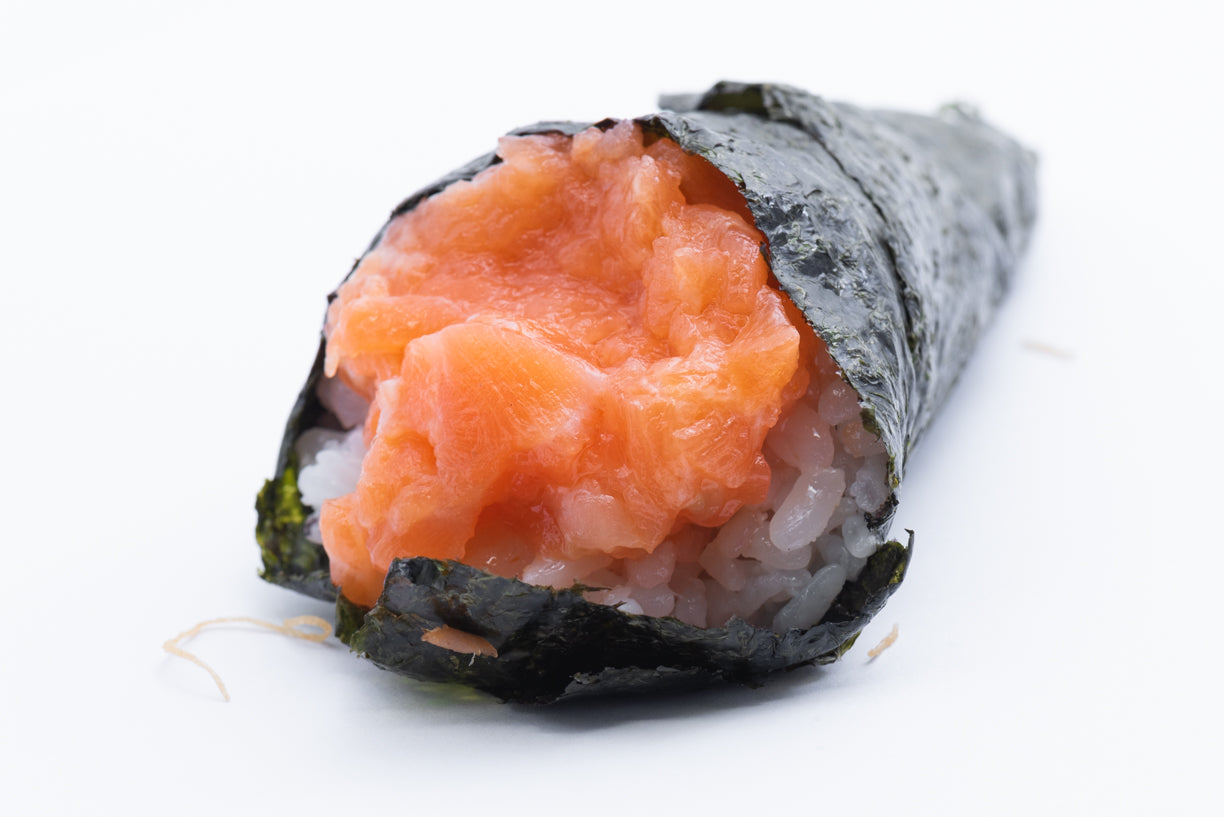 57-Temaki Spicy Salmon